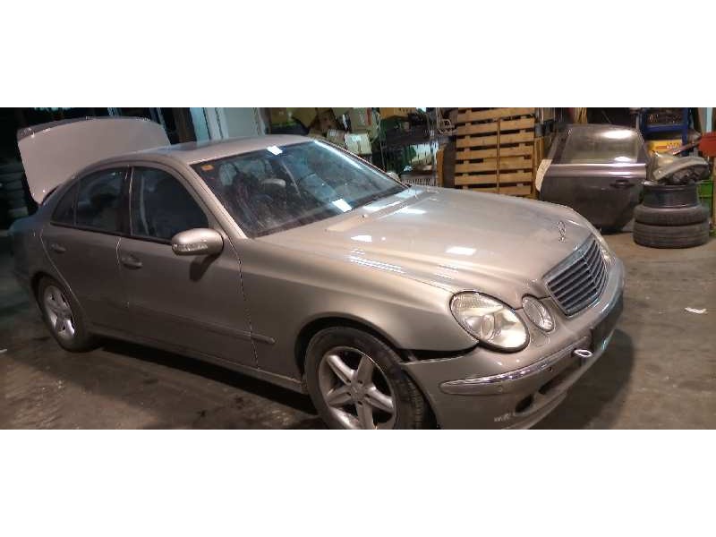 mercedes-benz clase e (bm 211) berlina del año 2004