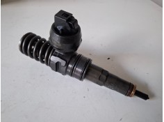 Recambio de inyector para volkswagen caddy (2k)(02.2004) bsu referencia OEM IAM 038130073B  