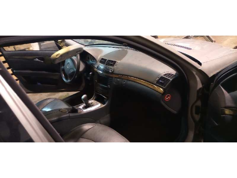 mercedes-benz clase e (bm 211) berlina del año 2004