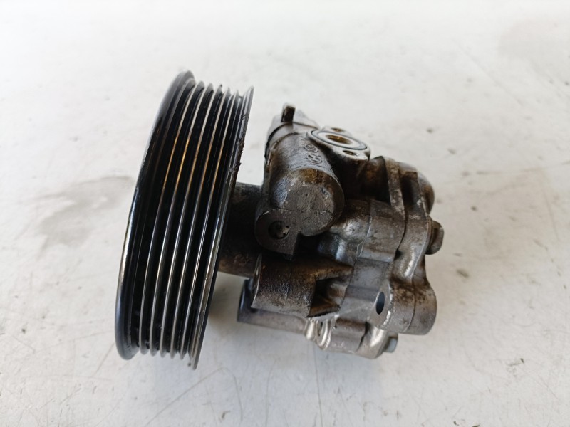 Recambio de bomba direccion para hyundai tucson (jm) d4ea referencia OEM IAM 571003E200  