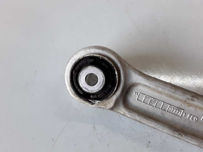 Recambio de brazo suspension superior delantero derecho para audi a4 avant (8w5) deu referencia OEM IAM 8W0407156A  