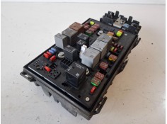 Recambio de caja reles / fusibles para opel astra j berlina 5p a16xer referencia OEM IAM 13302310   2