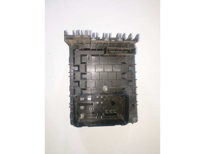 Recambio de caja reles / fusibles para audi a3 (8p1) bls referencia OEM IAM 1K0937125A  