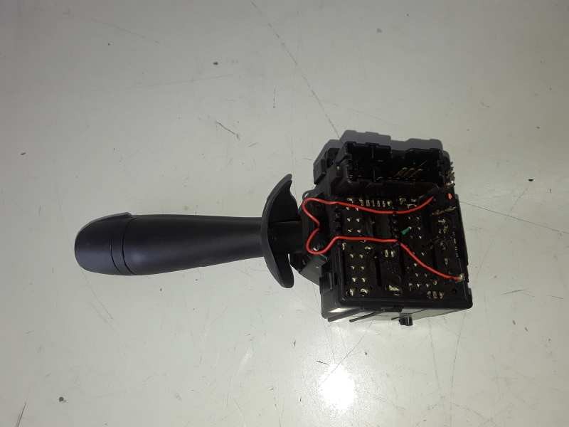 Recambio de mando limpia para dacia duster i k9k856 referencia OEM IAM E1109568  