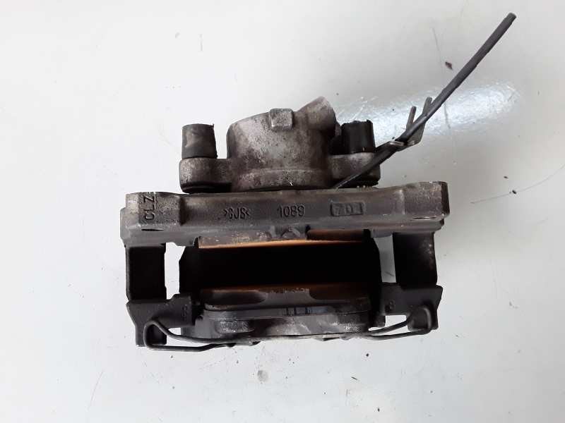 Recambio de pinza de freno delantera izquierda para audi a4 avant (8w5) deu referencia OEM IAM 8W05DH  