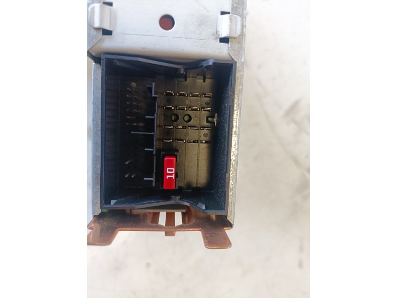 Recambio de sistema audio / radio cd para seat ibiza berlina (6j5) bls referencia OEM IAM 6J0035153  