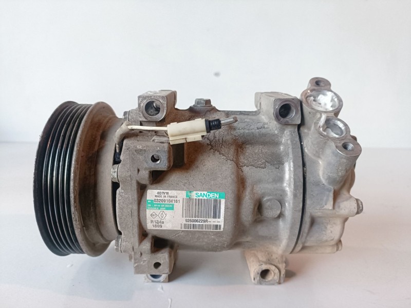 Recambio de compresor aire acondicionado para dacia duster i k9k898 referencia OEM IAM 926006229R  
