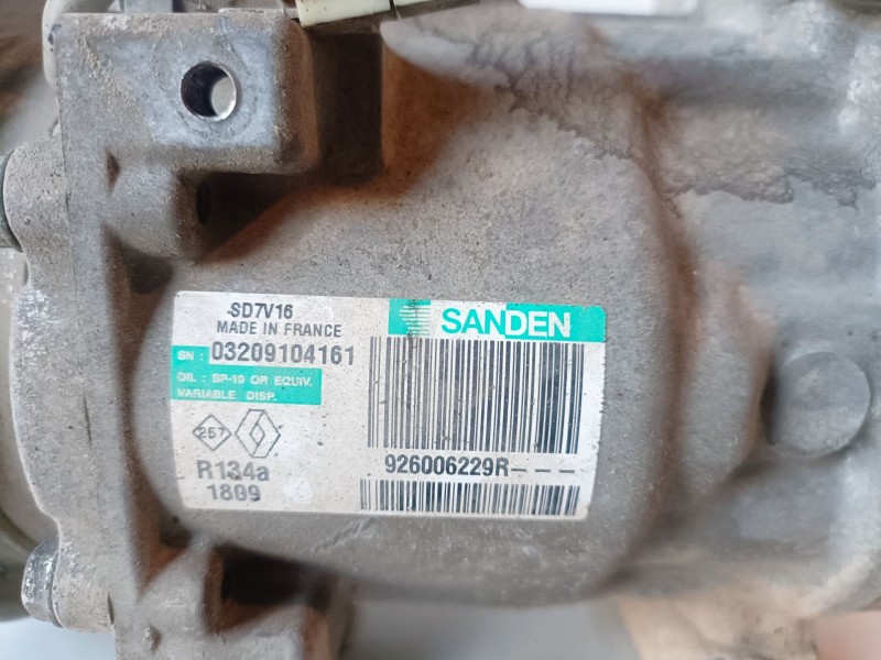 Recambio de compresor aire acondicionado para dacia duster i k9k898 referencia OEM IAM 926006229R  