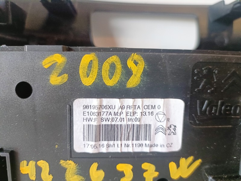 Recambio de mando climatizador para peugeot 2008 hnz referencia OEM IAM 98195706XU  