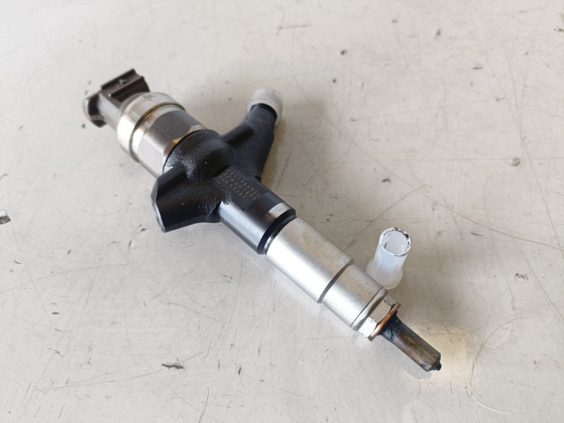 Recambio de inyector para subaru legacy combi/ outback (b13/bp) ee20 referencia OEM IAM 16613AA020  