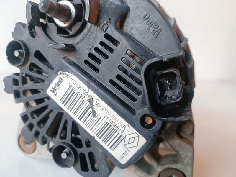 Recambio de alternador para dacia duster i k9k898 referencia OEM IAM 231003831R  