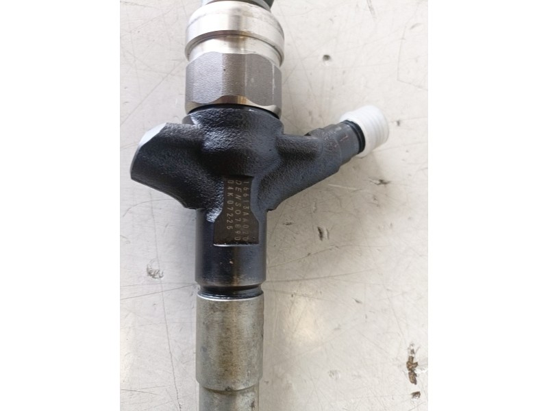 Recambio de inyector para subaru legacy combi/ outback (b13/bp) ee20 referencia OEM IAM 16613AA020  