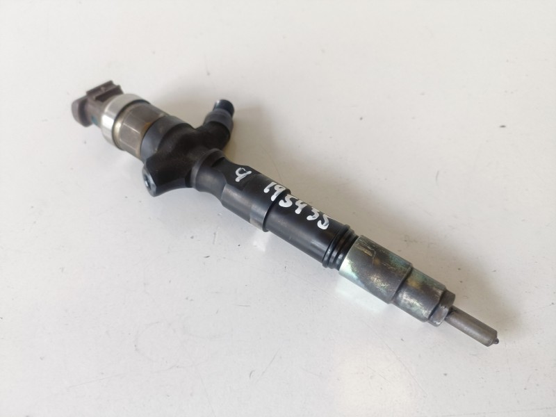 Recambio de inyector para toyota land cruiser (j12) 1kdftv referencia OEM IAM 2367030140  