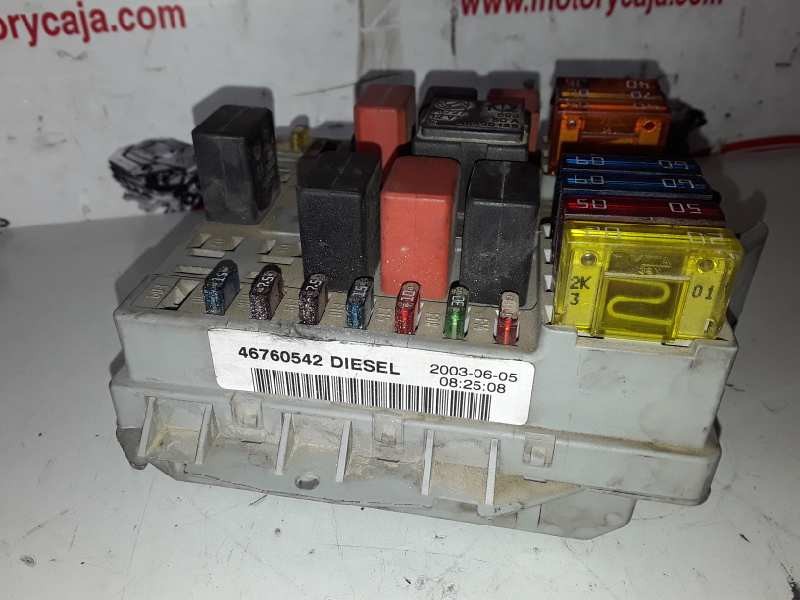 Recambio de caja reles / fusibles para fiat i doblò (223) cargo 223a6000 referencia OEM IAM 46760542  