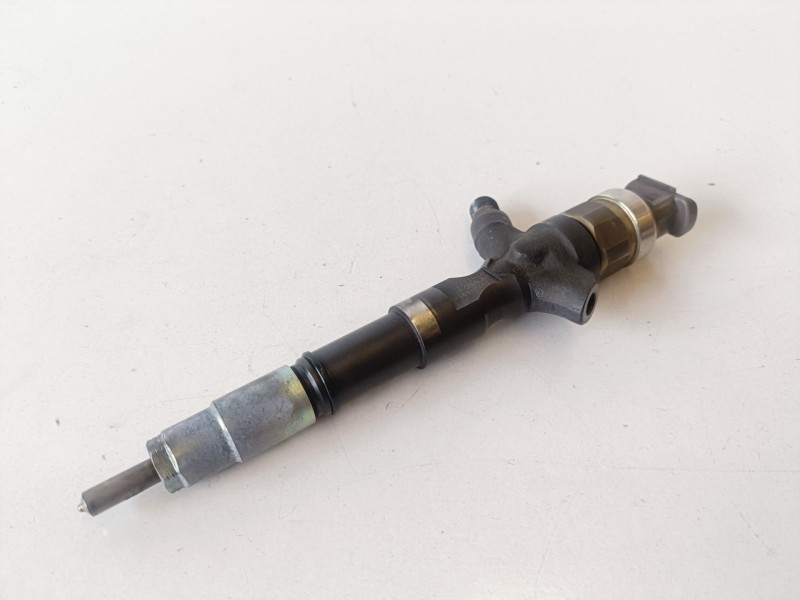 Recambio de inyector para toyota land cruiser (j12) 1kdftv referencia OEM IAM 2367030140  