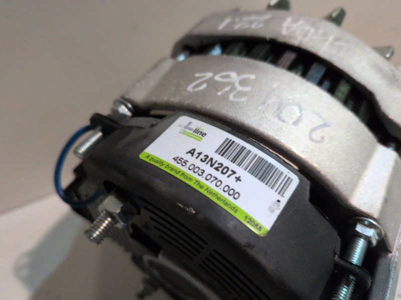 Recambio de alternador para nissan patrol gr (y60) rd28t referencia OEM IAM   