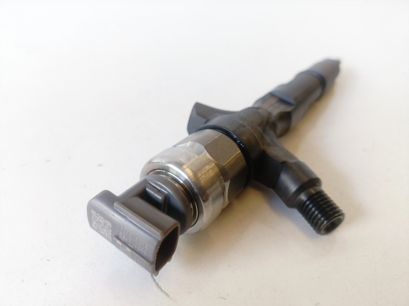 Recambio de inyector para toyota land cruiser (j12) 1kdftv referencia OEM IAM DCRI107780  
