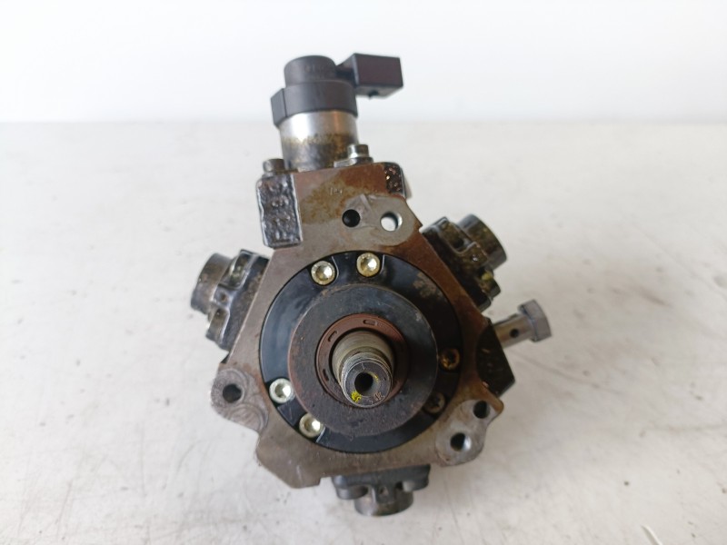 Recambio de bomba inyeccion para audi q7 (4l) bug referencia OEM IAM 0445010133  