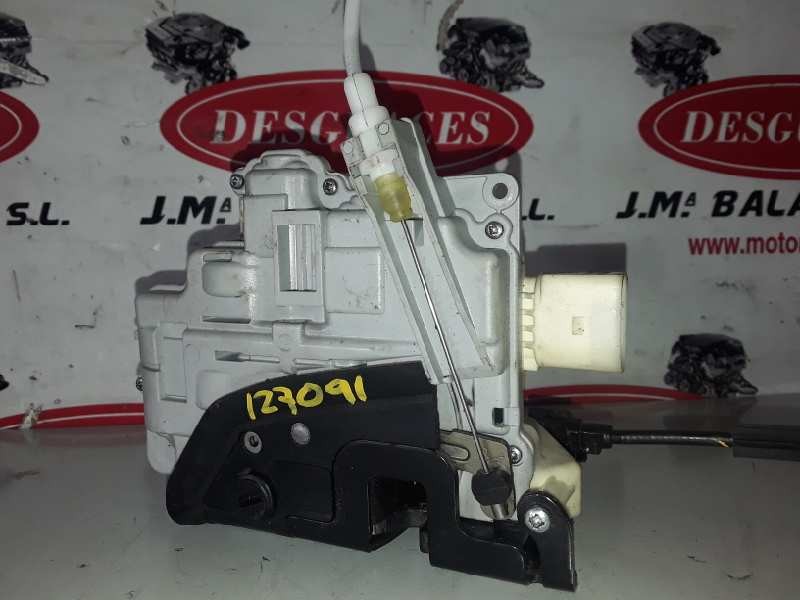 Recambio de cerradura puerta trasera izquierda para audi q7 (4l) bug referencia OEM IAM 3C4839015A  