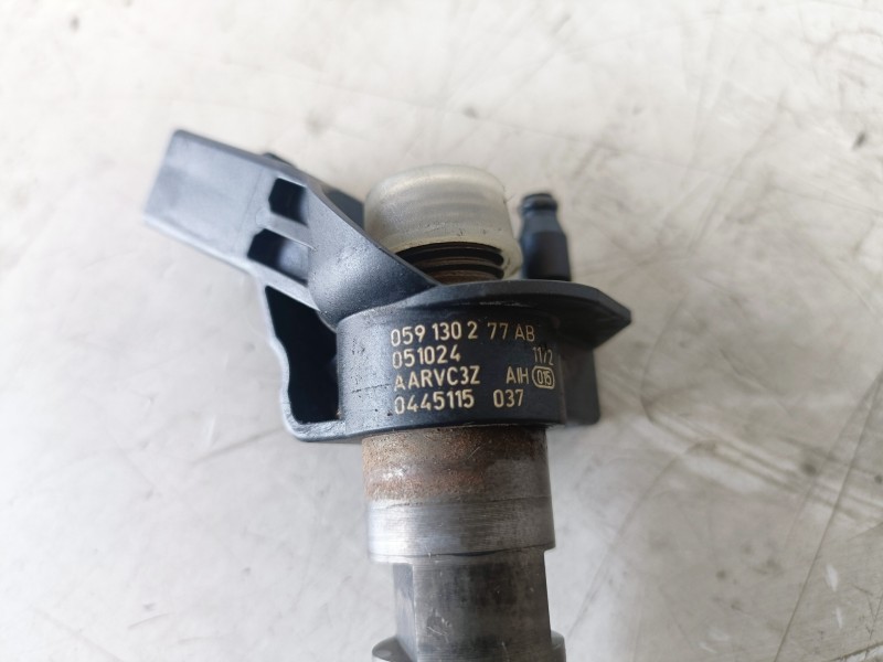 Recambio de inyector para audi q7 (4l) bug referencia OEM IAM 059130277AB/0445115037  