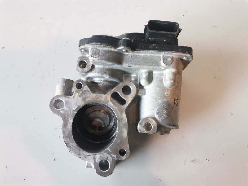Recambio de valvula egr para dacia dokker k9k872 referencia OEM IAM 147100361R  