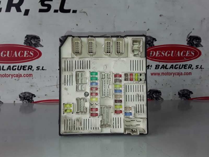 Recambio de caja reles / fusibles para renault megane iii berlina 5p referencia OEM IAM 284B60008RE/BD95/519339311  