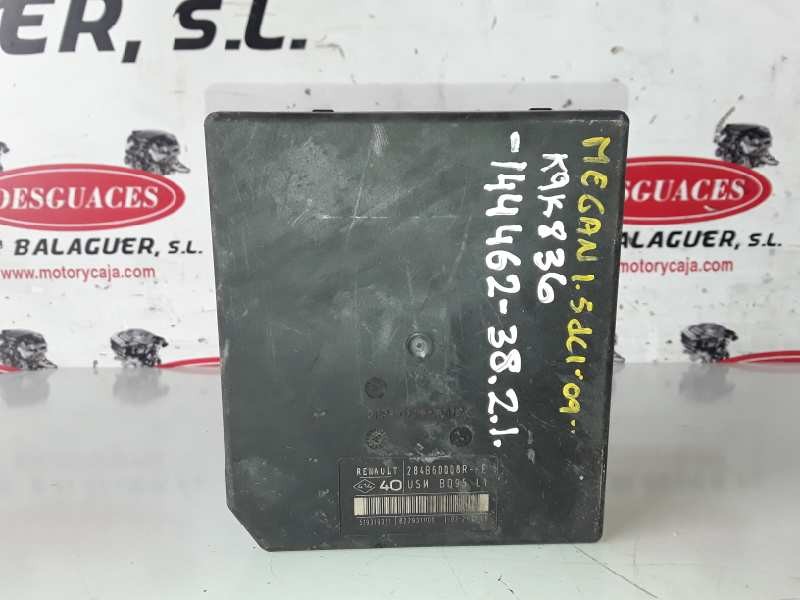 Recambio de caja reles / fusibles para renault megane iii berlina 5p referencia OEM IAM 284B60008RE/BD95/519339311  