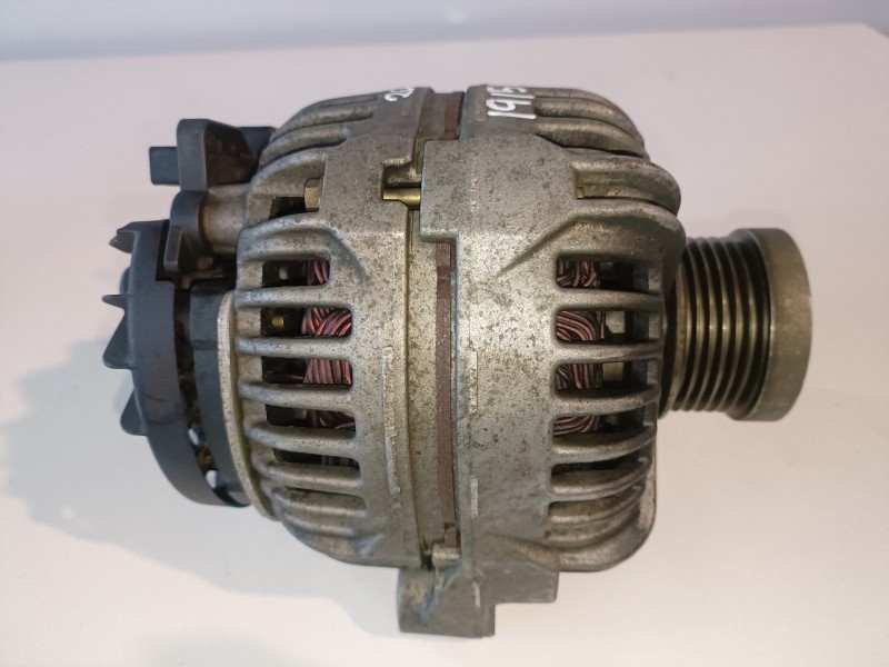 Recambio de alternador para volvo xc70 b5244t referencia OEM IAM 0124525060  