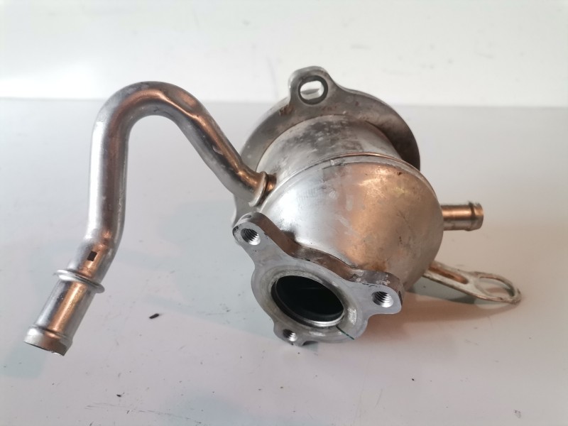 Recambio de enfriador egr para dacia dokker k9k872 referencia OEM IAM 147359823R  