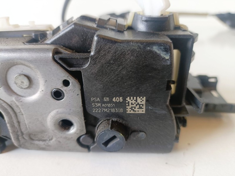 Recambio de cerradura puerta delantera derecha para peugeot partner tepee bh02 referencia OEM IAM   