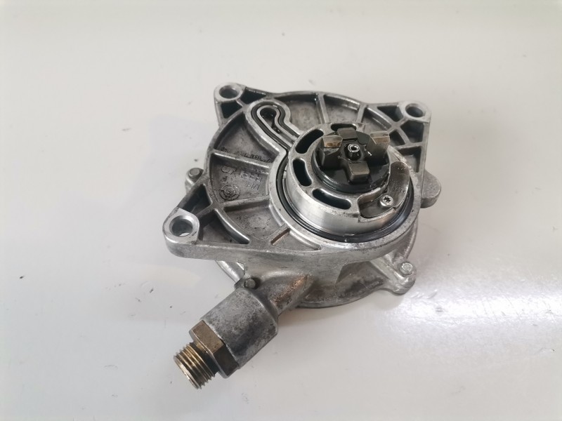 Recambio de depresor freno / bomba vacio para ssangyong rexton d27dt referencia OEM IAM A6652300365  