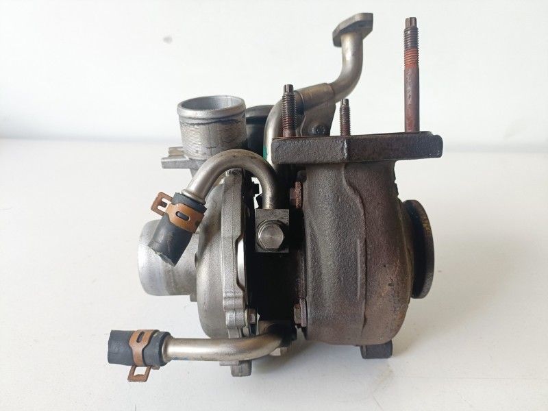 Recambio de turbocompresor para renault megane ii grandtour f9q818 referencia OEM IAM H8200575462  