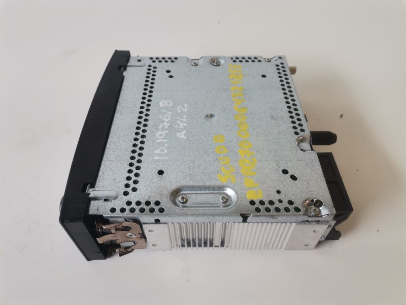 Recambio de sistema audio / radio cd para fiat ii scudo (272) combi rh02 referencia OEM IAM 96775574XT  