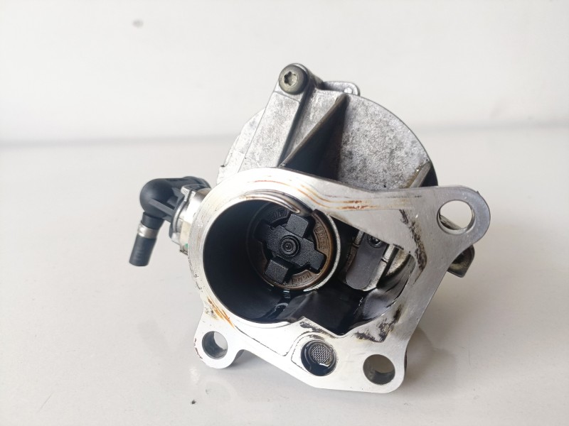 Recambio de depresor freno / bomba vacio para renault megane ii grandtour f9q818 referencia OEM IAM 720562B  