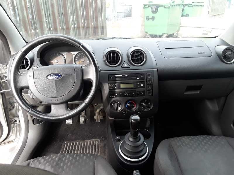 ford fiesta (cbk) del año 2002