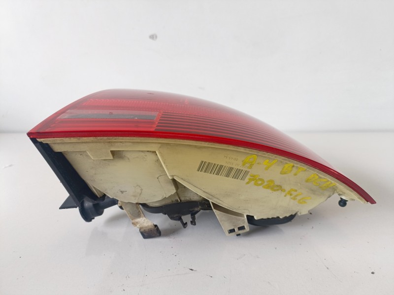 Recambio de piloto trasero derecho para audi a4 berlina (8e) asb referencia OEM IAM 8E5945096  