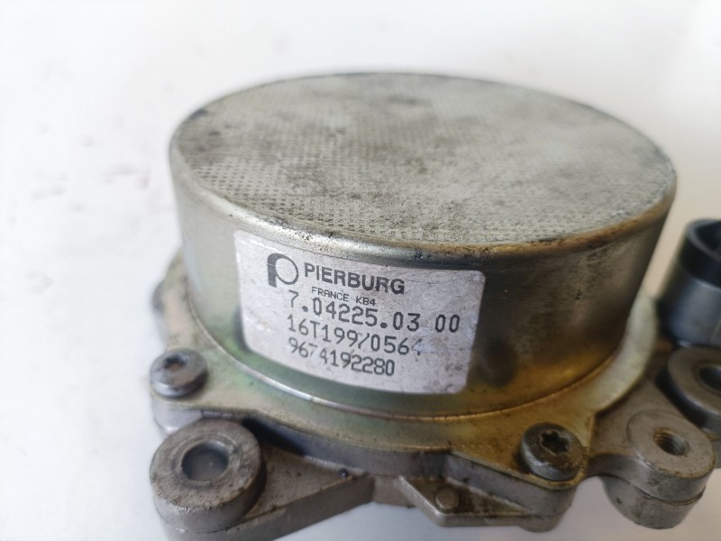 Recambio de depresor freno / bomba vacio para peugeot 5008 ah01 referencia OEM IAM 7042250300  