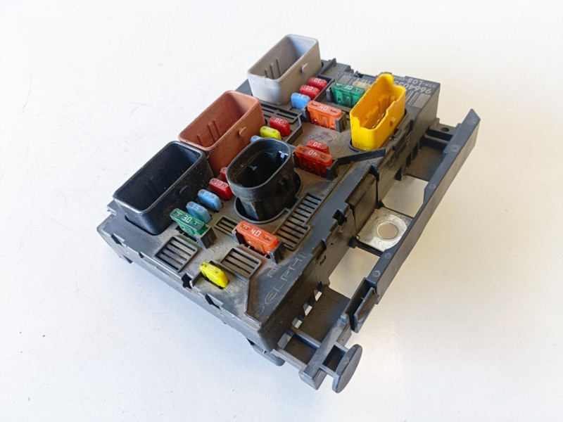 Recambio de caja reles / fusibles para citroen grand c4 picasso rfj referencia OEM IAM 9664055680  
