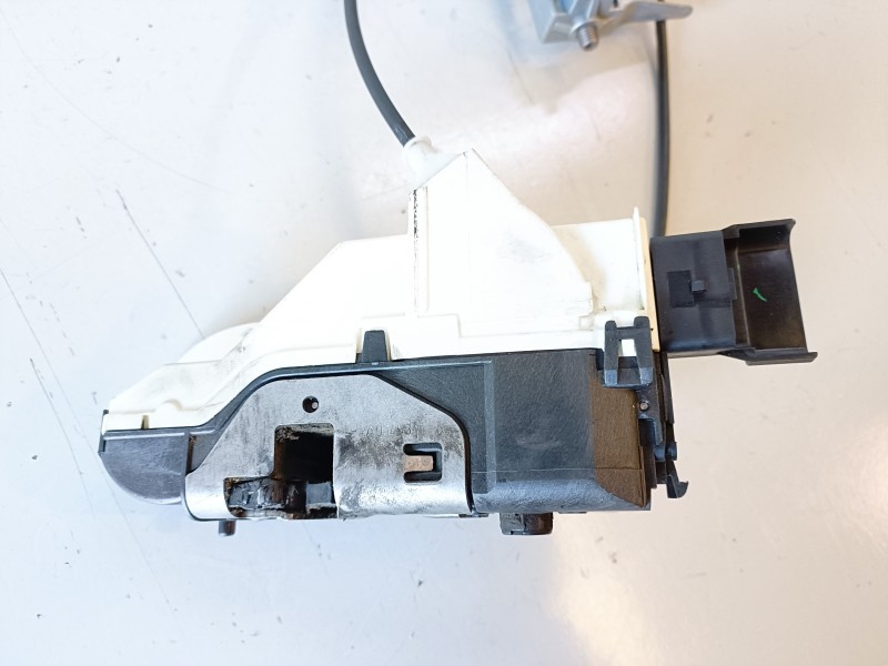 Recambio de cerradura puerta delantera izquierda para citroen berlingo furgón 9hw referencia OEM IAM 828406  