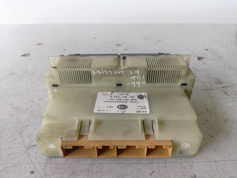 Recambio de mando climatizador para volkswagen passat variant (3b5) ahu referencia OEM IAM 5HB00761710/3B1907044B  