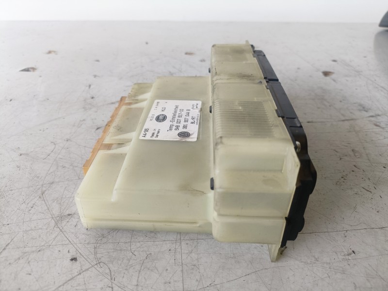 Recambio de mando climatizador para volkswagen passat variant (3b5) ahu referencia OEM IAM 5HB00761710/3B1907044B  