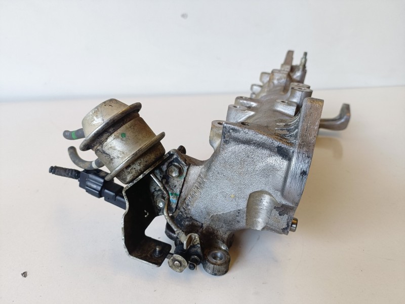 Recambio de colector admision para toyota land cruiser (j12) 1kdftv referencia OEM IAM   