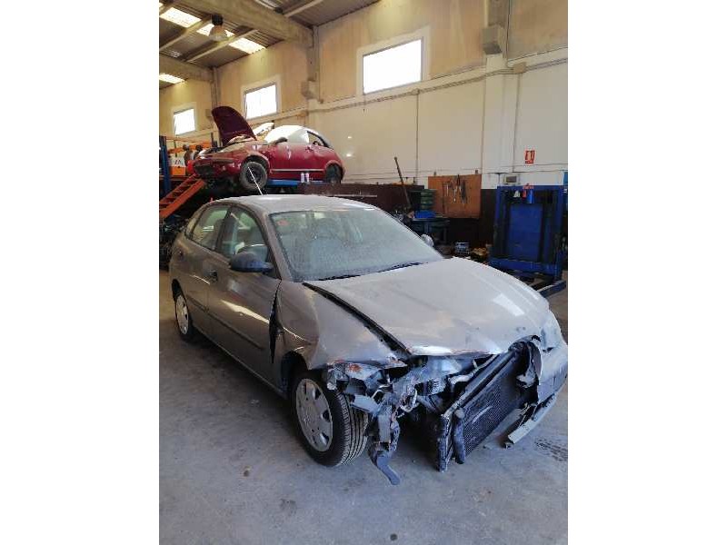 seat ibiza (6l1) del año 2003