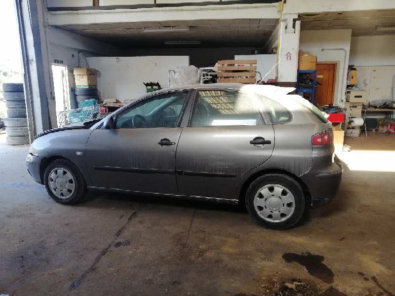 seat ibiza (6l1) del año 2003