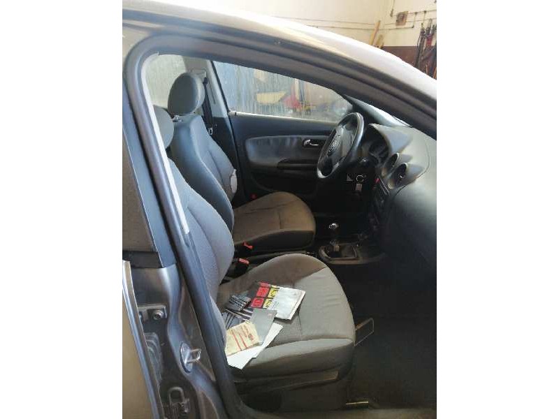 seat ibiza (6l1) del año 2003