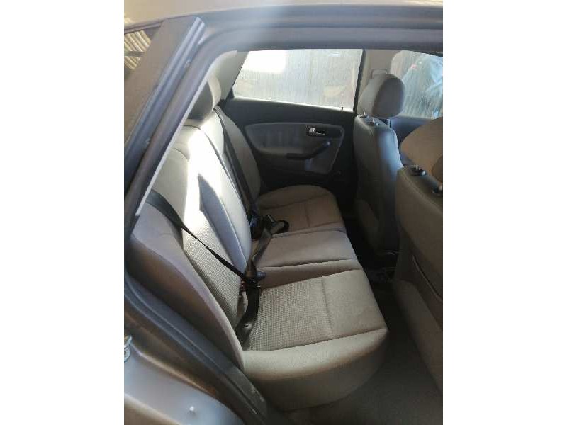 seat ibiza (6l1) del año 2003