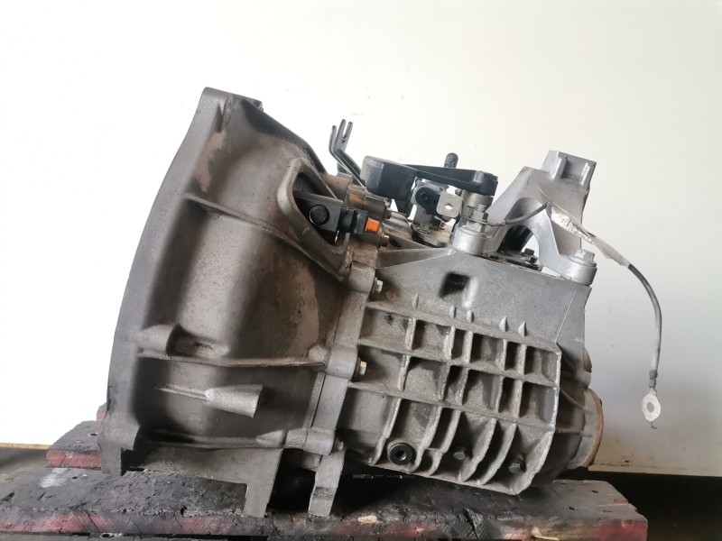 Recambio de caja cambios para ford focus berlina (cb4) g8db referencia OEM IAM 6M5R7002YC  