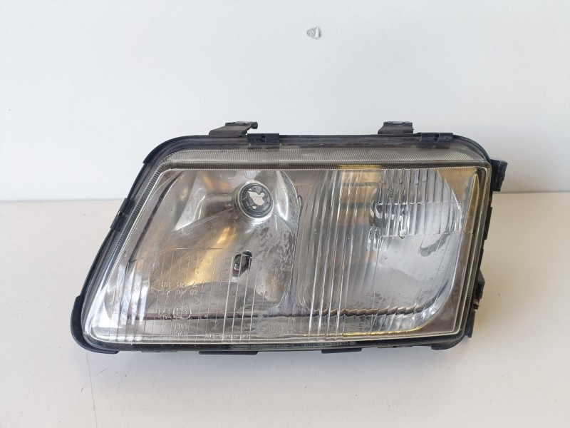 Recambio de faro izquierdo para audi a3 (8l) ahf referencia OEM IAM   