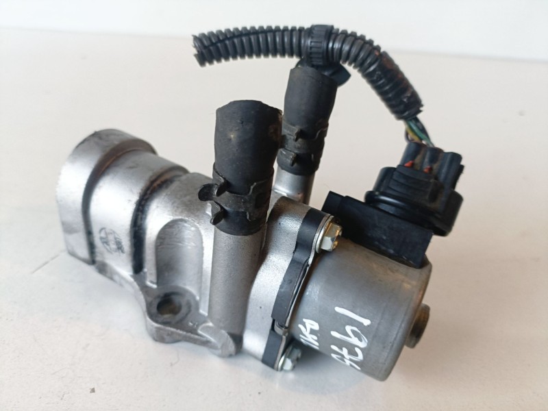 Recambio de valvula egr para toyota avensis berlina (t25) 1cdftv referencia OEM IAM 1350008110  
