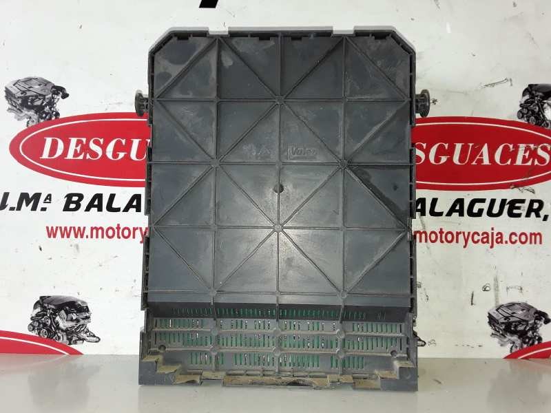 Recambio de caja reles / fusibles para peugeot 207 5fw referencia OEM IAM 9663798280/BSI2004P0600  